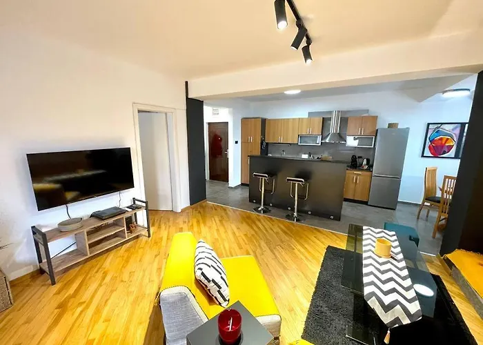 Urban 2 - For Modern Nomads スコピエ