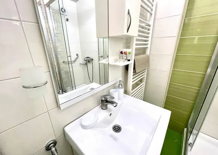 Urban 2 - For Modern Nomads スコピエ